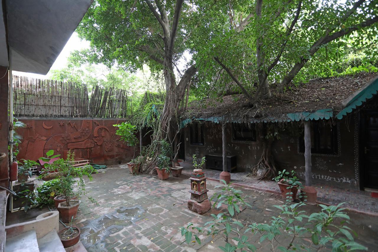 Oyo 1427 Hotel Malhar Haveli 诺伊达 外观 照片